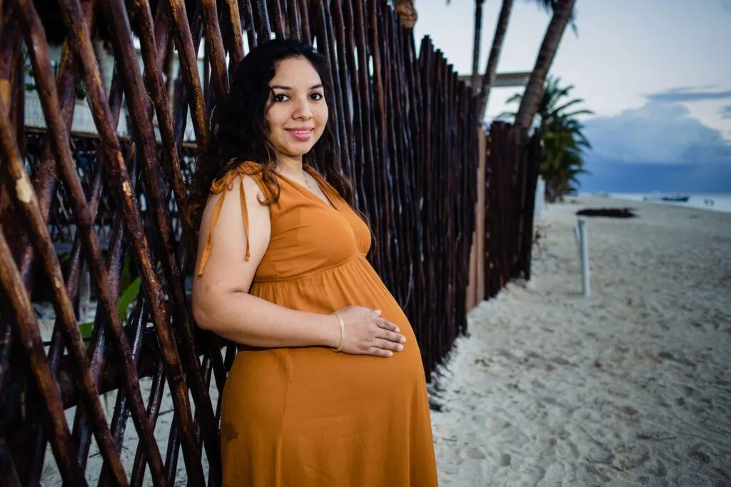 Best Sunrise Maternity Photos | Puerto Morelos : Book Now